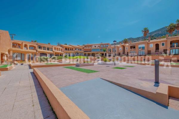 Chalet adosado en calle Cometa Halley