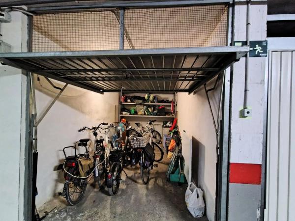 Chalet adosado en calle Cometa Halley