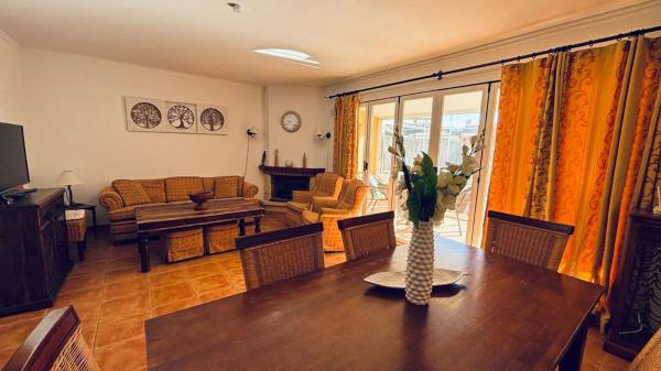 Chalet adosado en CL Riu Verd, 9