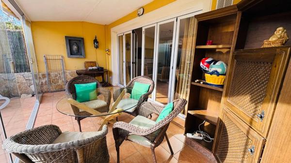 Chalet adosado en CL Riu Verd, 9