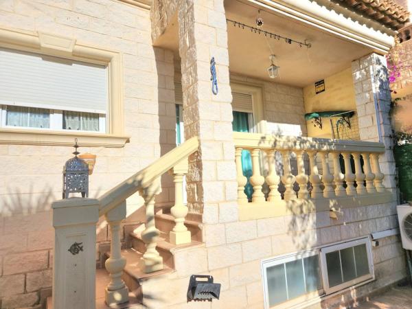 Chalet adosado en calle Cormorà