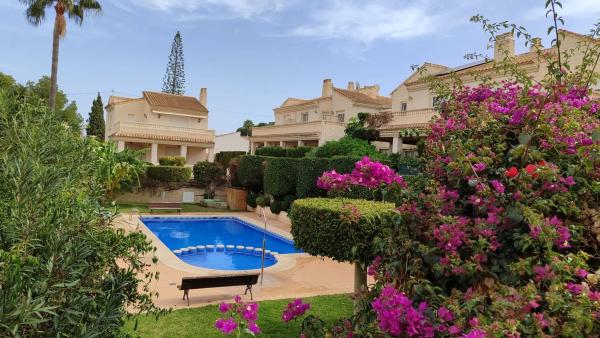 Chalet adosado en calle Cormorà