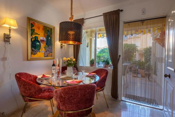 Chalet adosado en calle de Tritó