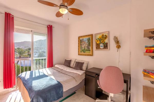 Chalet adosado en calle de Tritó