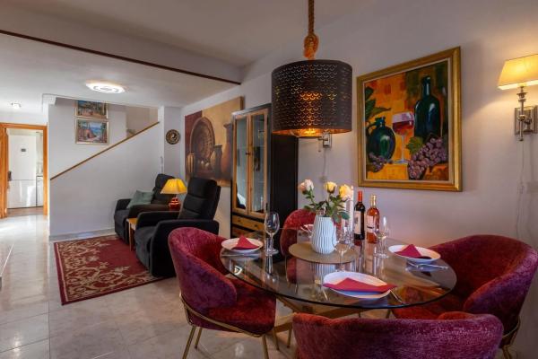 Chalet adosado en calle de Tritó