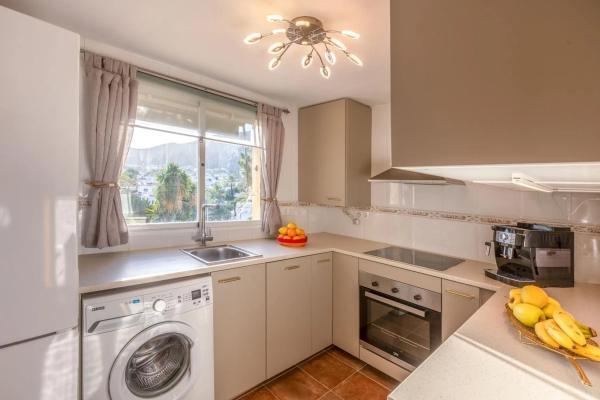 Chalet adosado en calle de Tritó