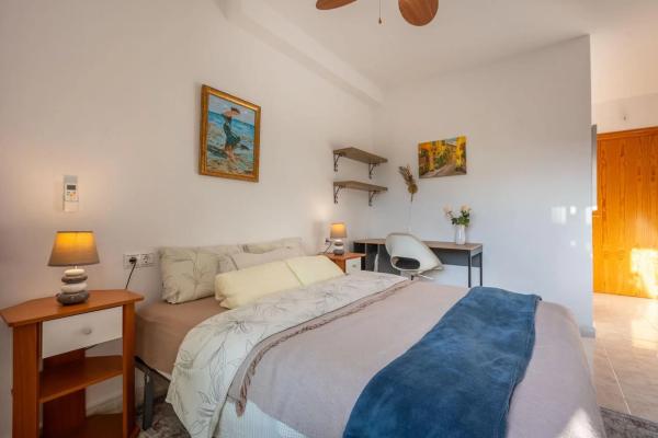 Chalet adosado en calle de Tritó