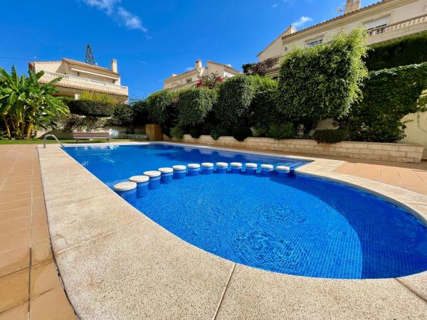 Chalet adosado en calle Cormorà