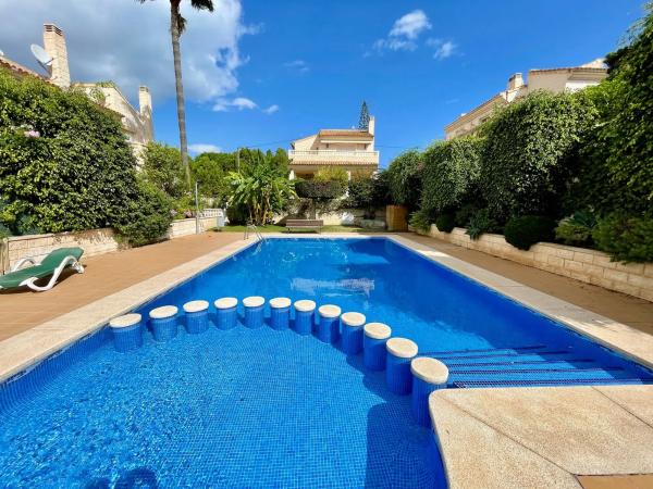 Chalet adosado en calle Cormorà