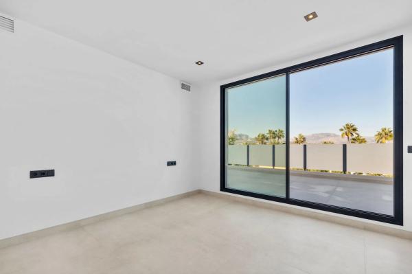 Casa independiente en calle Orendella