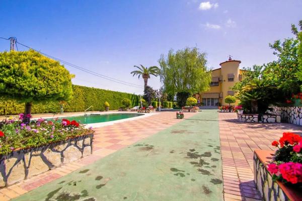 Casa independiente en calle Morena