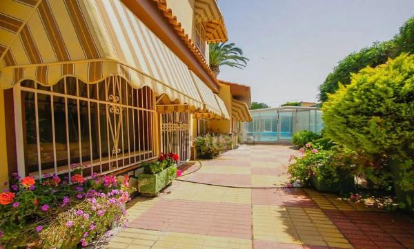 Casa independiente en calle Morena