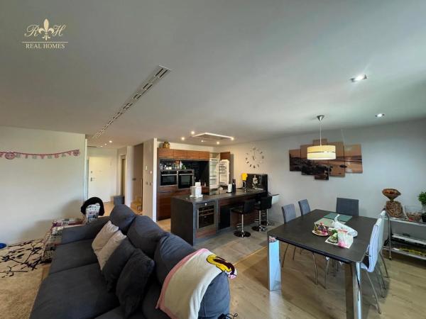 Chalet adosado en calle Serra Gelada