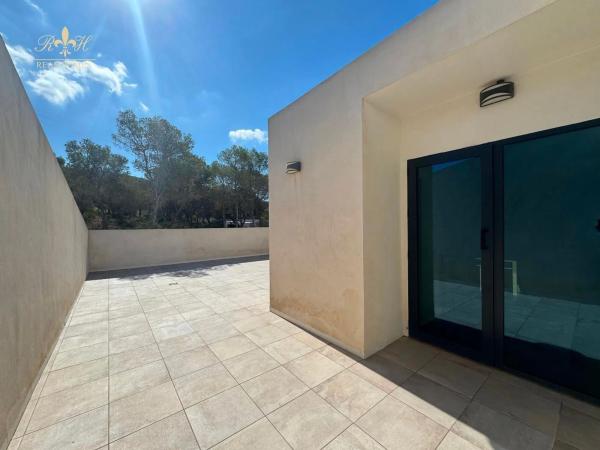 Chalet adosado en calle Serra Gelada