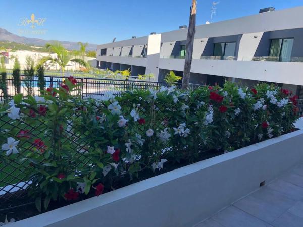 Chalet adosado en calle Serra Gelada