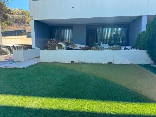 Chalet adosado en calle Serra Gelada