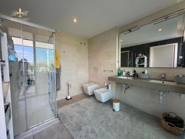 Chalet adosado en calle Serra Gelada