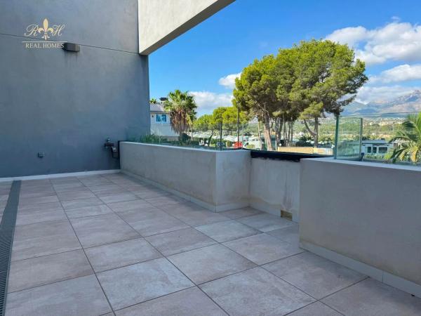 Chalet adosado en calle Serra Gelada