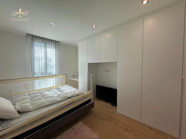 Chalet adosado en calle Serra Gelada