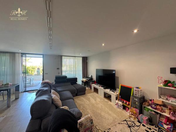 Chalet adosado en calle Serra Gelada