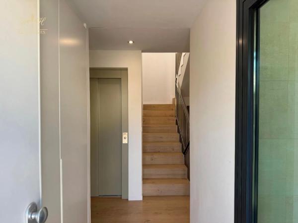 Chalet adosado en calle Serra Gelada