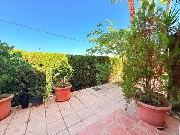 Casa independiente en calle Cormorà