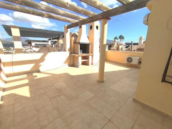 Chalet adosado en calle Otari