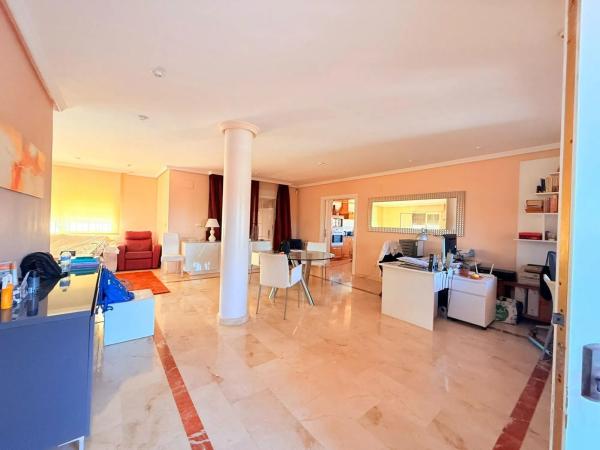 Casa independiente en calle Cormorà