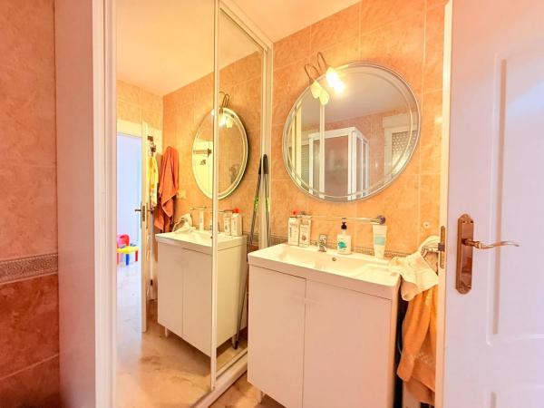 Casa independiente en calle Cormorà