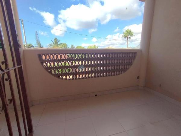 Chalet adosado en calle Otari