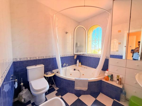 Casa independiente en calle Cormorà