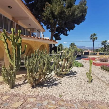 Casa independiente en calle Paradís