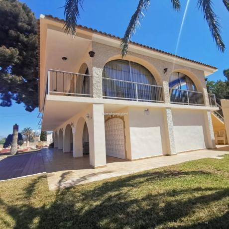 Casa independiente en calle Paradís