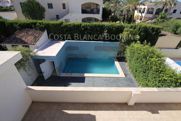 Chalet pareado en calle Austral