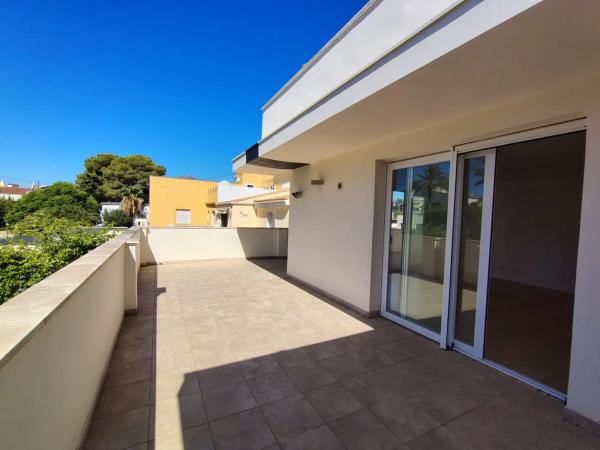 Chalet pareado en calle Austral