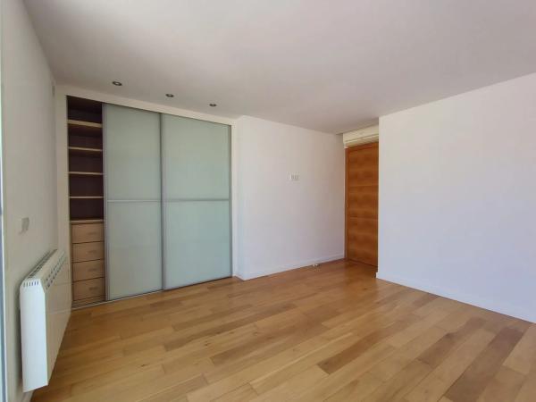 Chalet pareado en calle Austral