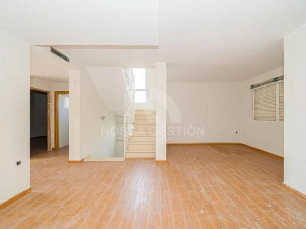 Chalet adosado en avenida d' Escandinavia