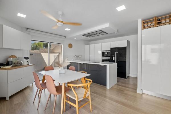 Chalet pareado en calle Turquesa