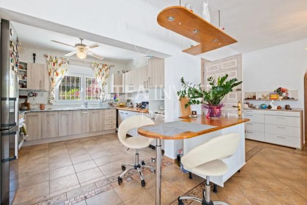 Chalet adosado en calle Pintor Rembrandt, 29