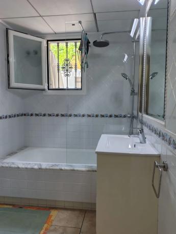 Casa independiente en calle Capricorn