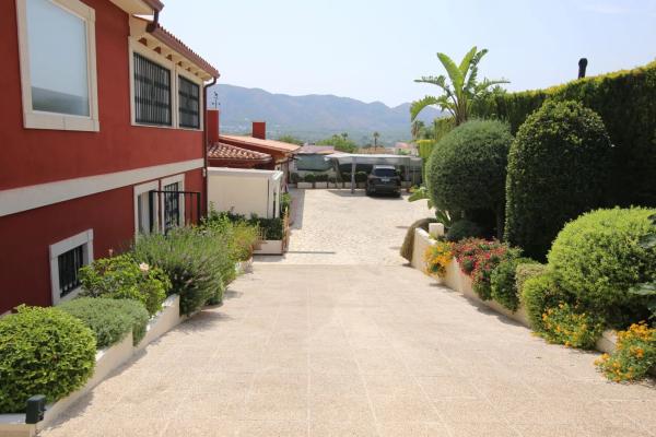 Casa independiente en calle Capricorn