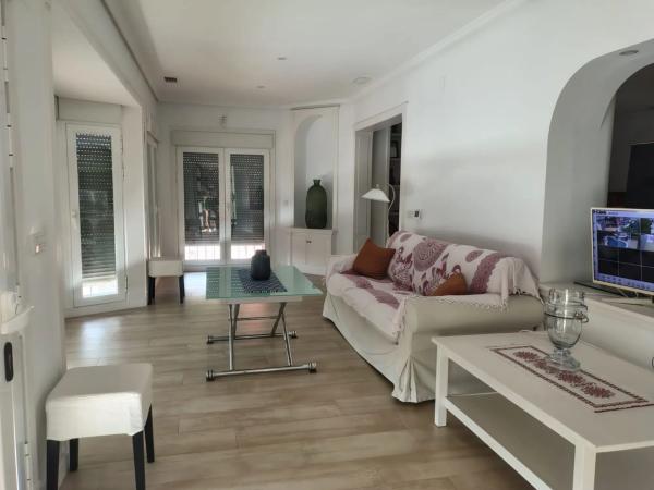 Casa independiente en calle Capricorn