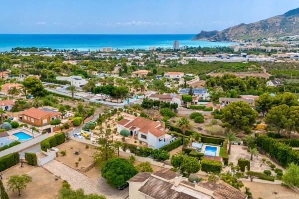 Chalet en Alfaz del Pi Pueblo-Urbanizaciones