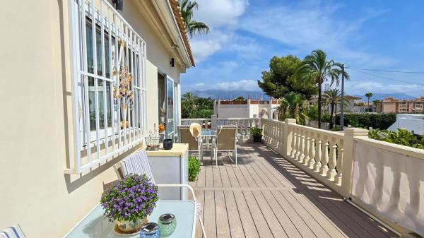 Casa independiente en calle Júpiter