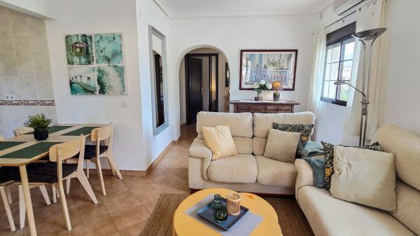 Casa independiente en calle Júpiter