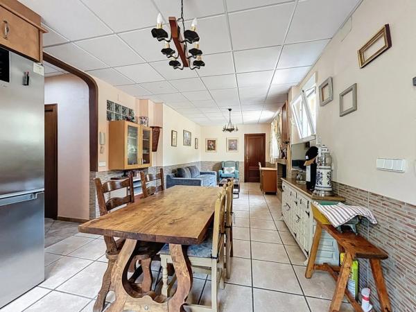 Casa independiente en calle Austral