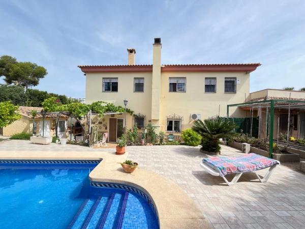 Casa independiente en calle Austral