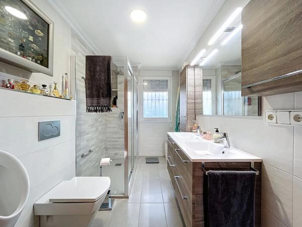 Casa independiente en calle Austral