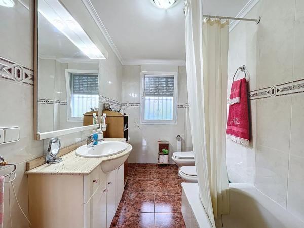 Casa independiente en calle Austral