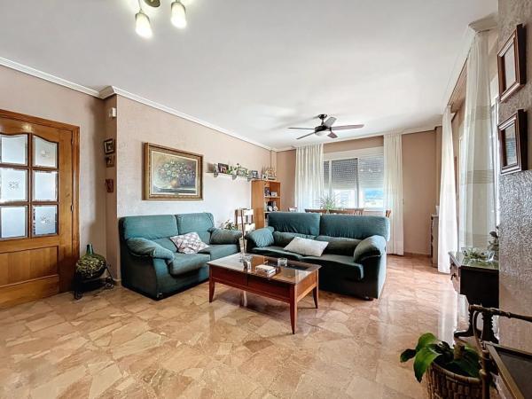 Casa independiente en calle Austral